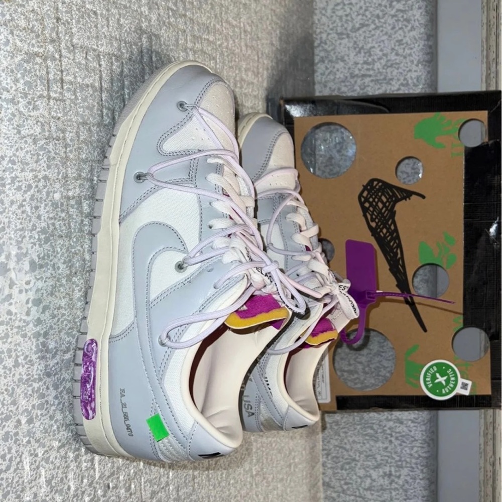 Like brand new, no crease, no scuff marks, come with box